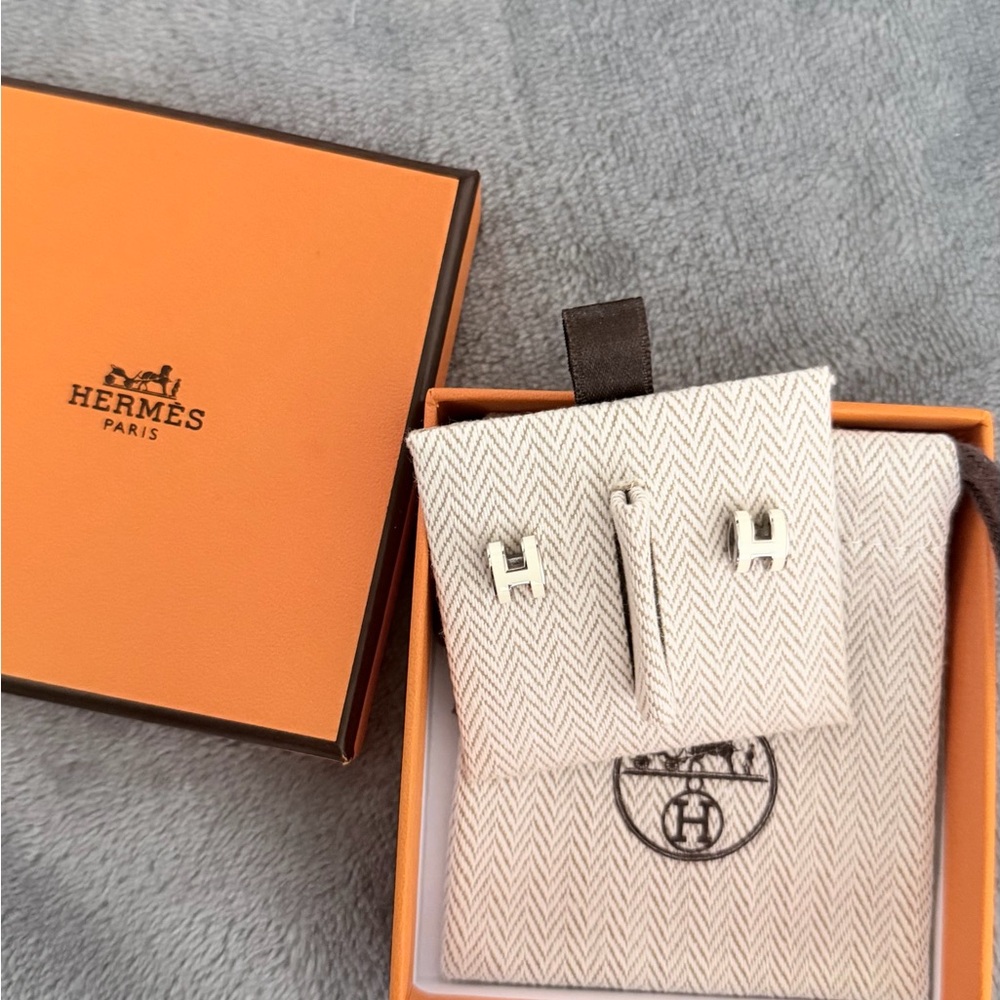 Hermes mini pop H earrings white